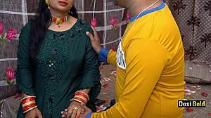 Bhabhi indiană amatoare își fute vaginul de Devi într-un video HD