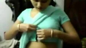 Индийская пара-любитель исследует анальное и вагинальное удовольствие