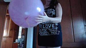 استكشف عالم البالونات مع هذه المجموعة من 69 فيديو