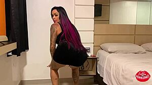 Tranny shemale with big cock gets her ass covered