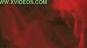 Πρόσωπο με εκτόνωση: Η Dharla 666 καταπίνει ένα φορτίο μαύρου σπέρματος