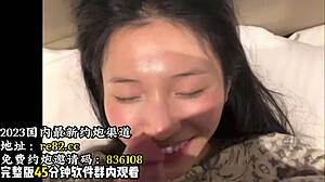 Čínská dívka tvrdě šuká v HD videu